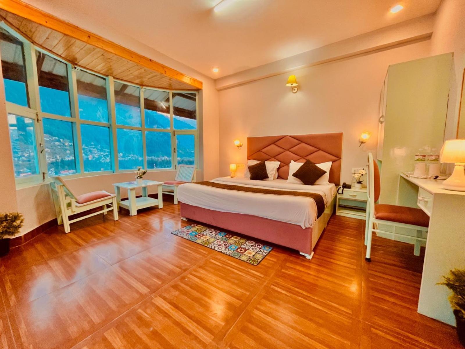 Hadimba Hill View By Hadimba Palace, Manali - Premium Room ! Family Hotel ! Parking ! Near Hadimba Temple Exterior foto