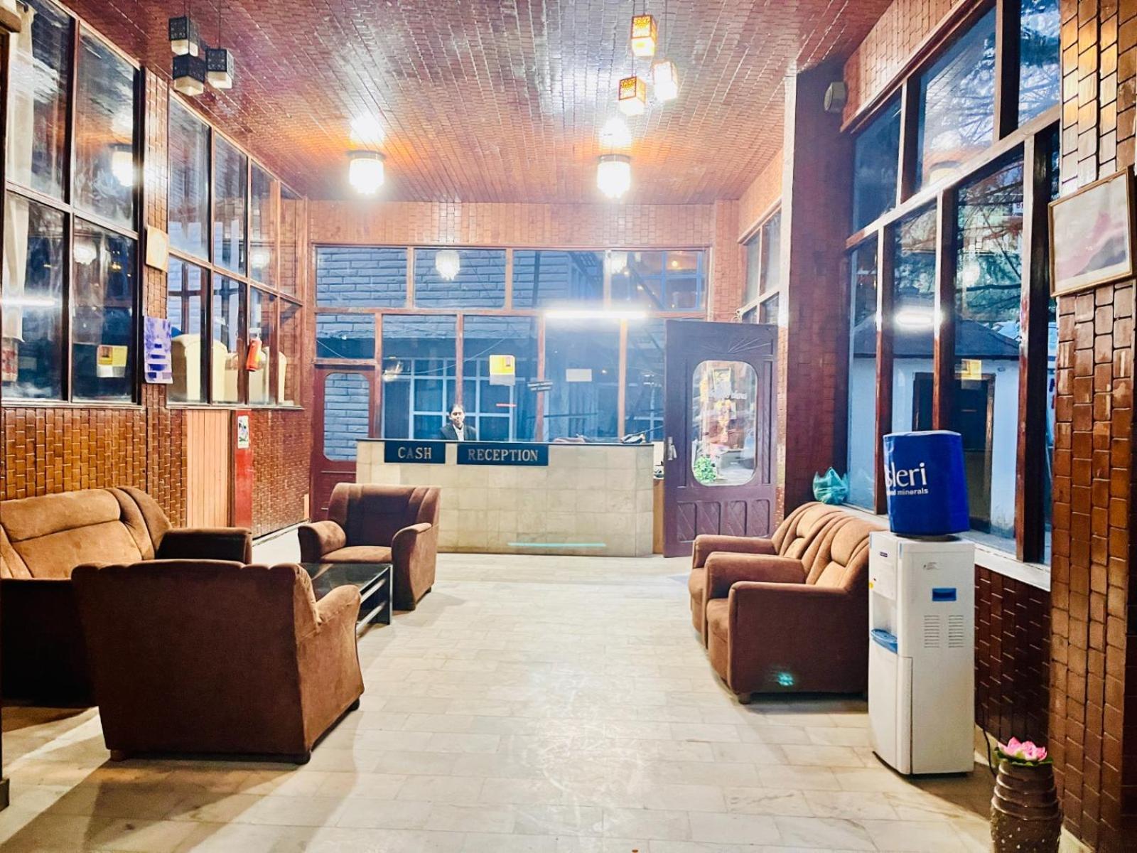 Hadimba Hill View By Hadimba Palace, Manali - Premium Room ! Family Hotel ! Parking ! Near Hadimba Temple Exterior foto