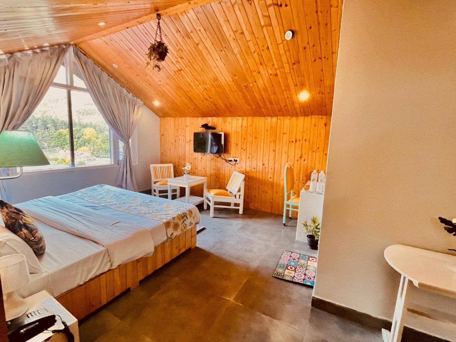 Hadimba Hill View By Hadimba Palace, Manali - Premium Room ! Family Hotel ! Parking ! Near Hadimba Temple Exterior foto