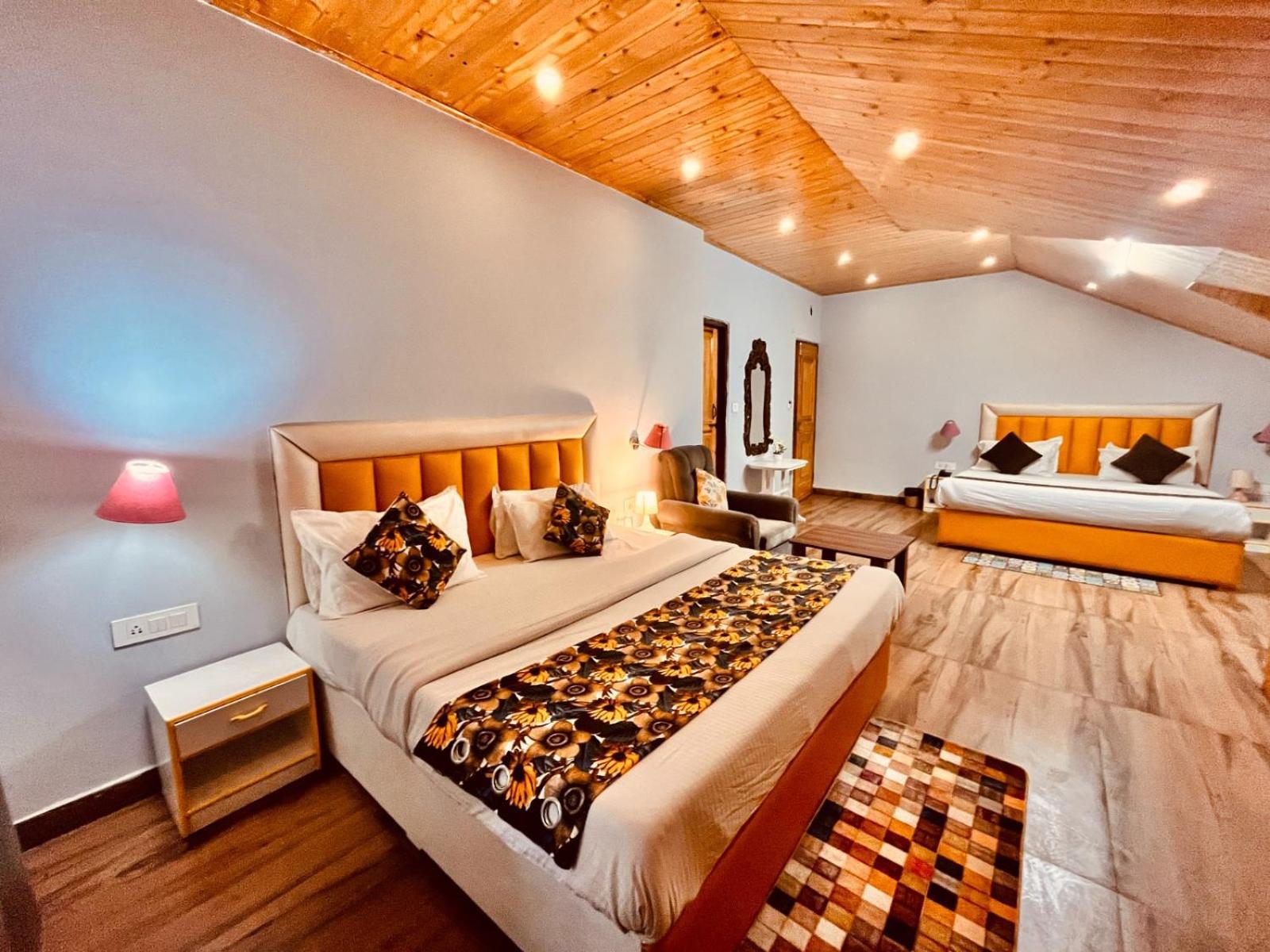 Hadimba Hill View By Hadimba Palace, Manali - Premium Room ! Family Hotel ! Parking ! Near Hadimba Temple Exterior foto